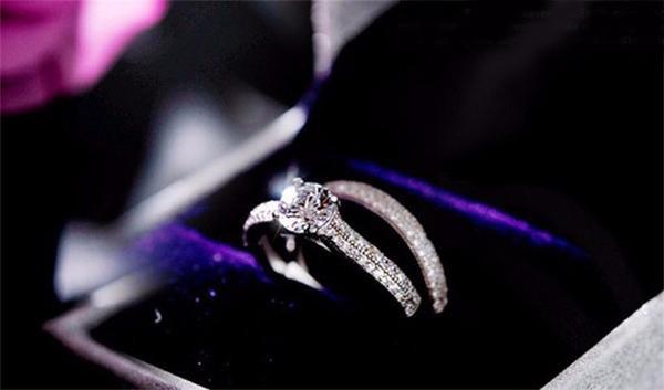 Monami Wedding Ring Set